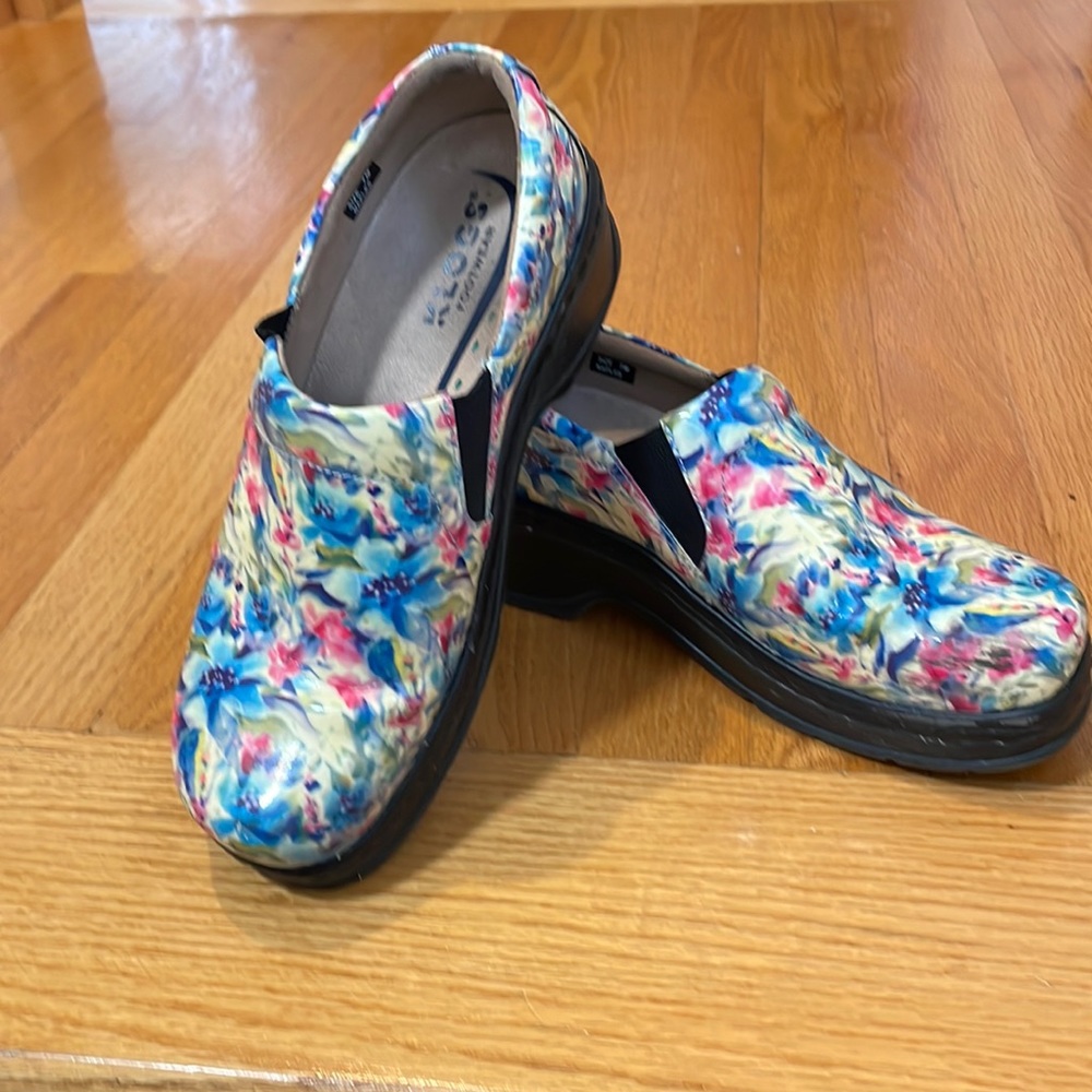 Womens Klogs